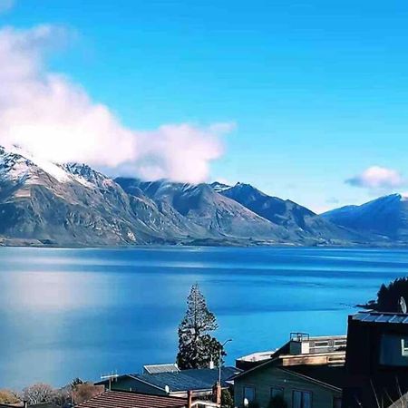 Lovely Apartment- Amazing Lake & Mountain Views Куийнстаун Екстериор снимка